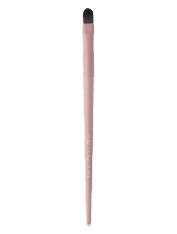 Weekend Specials to Cherish Hannah Martin x Ciaté London - Flat Concealer Brush