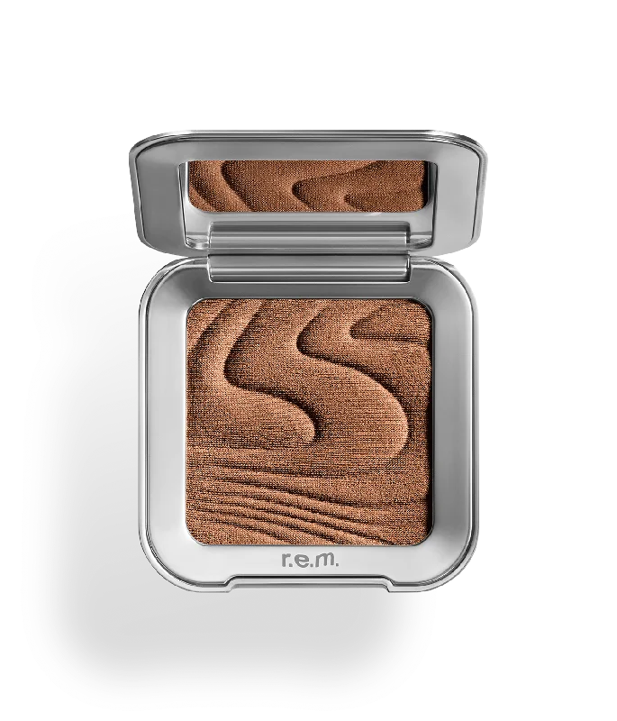 Time-Sensitive satin matte bronzer