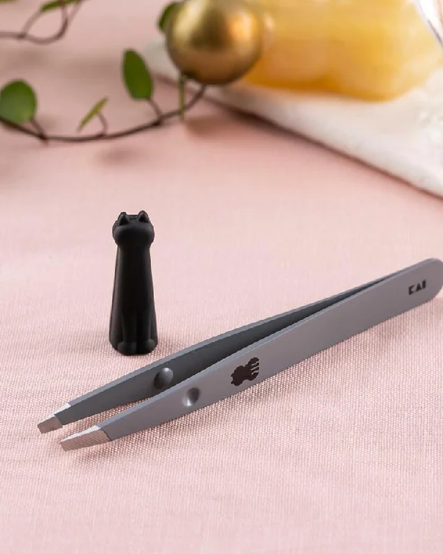 Weekend Offers That Impress KAI Nyarming Cat Tweezers